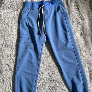 XS petite blue figs scrub set